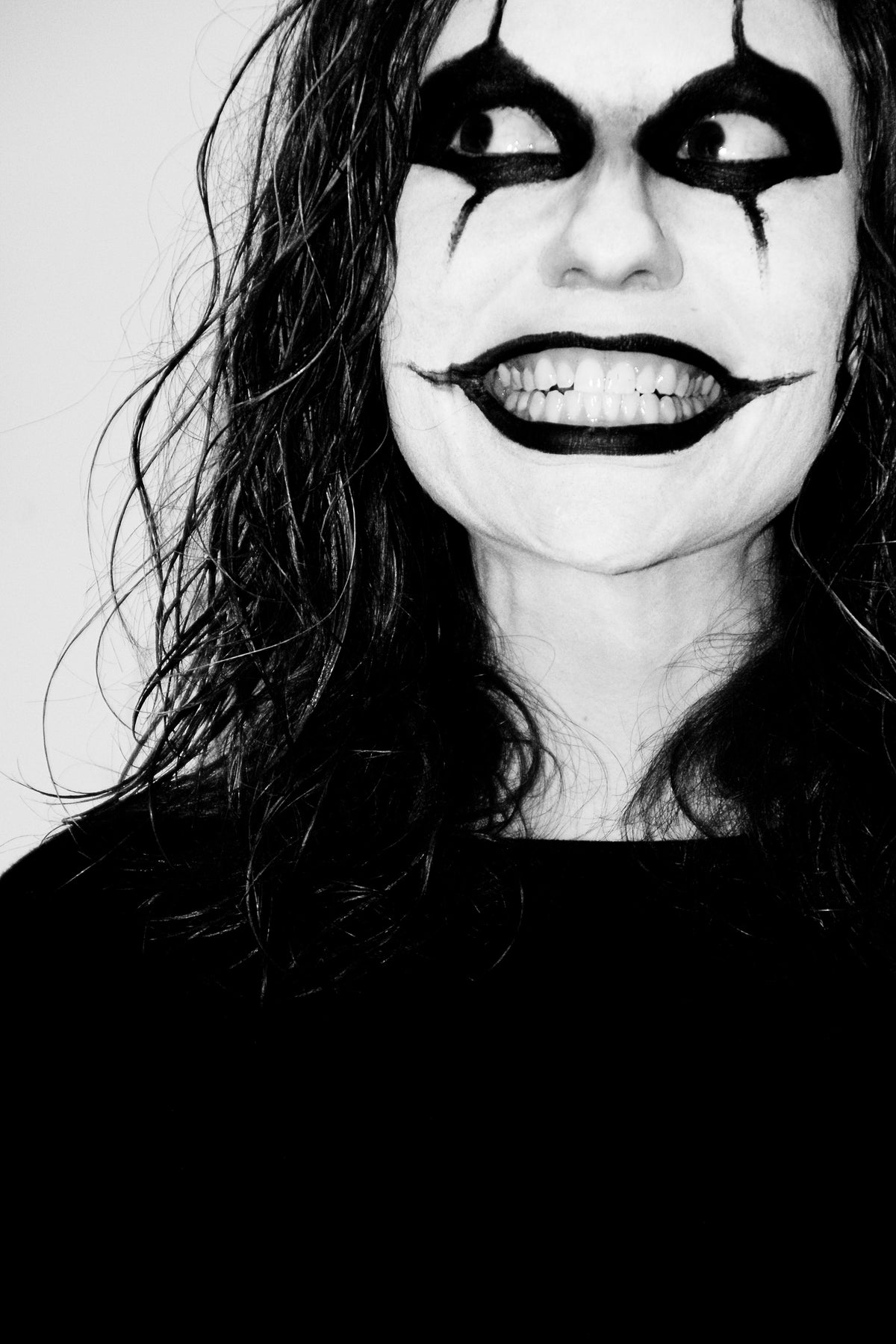 Black metal corpse paint makeup, advice please? I have never worn